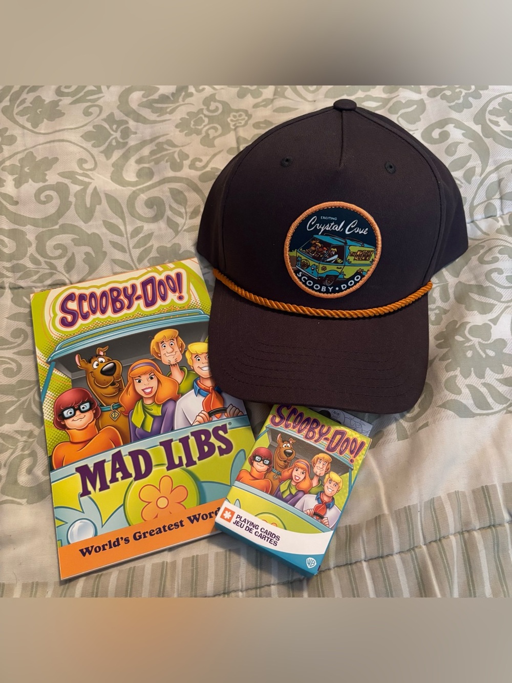 Scooby-Doo Fan Bundle - Adult Size Hat + Games